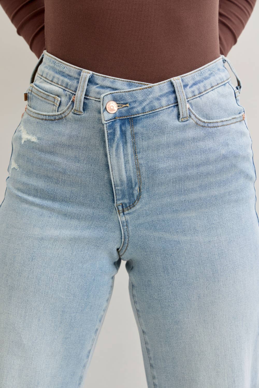 Judy Blue HW Retro Wide Criss-Cross WB Mild Destroy