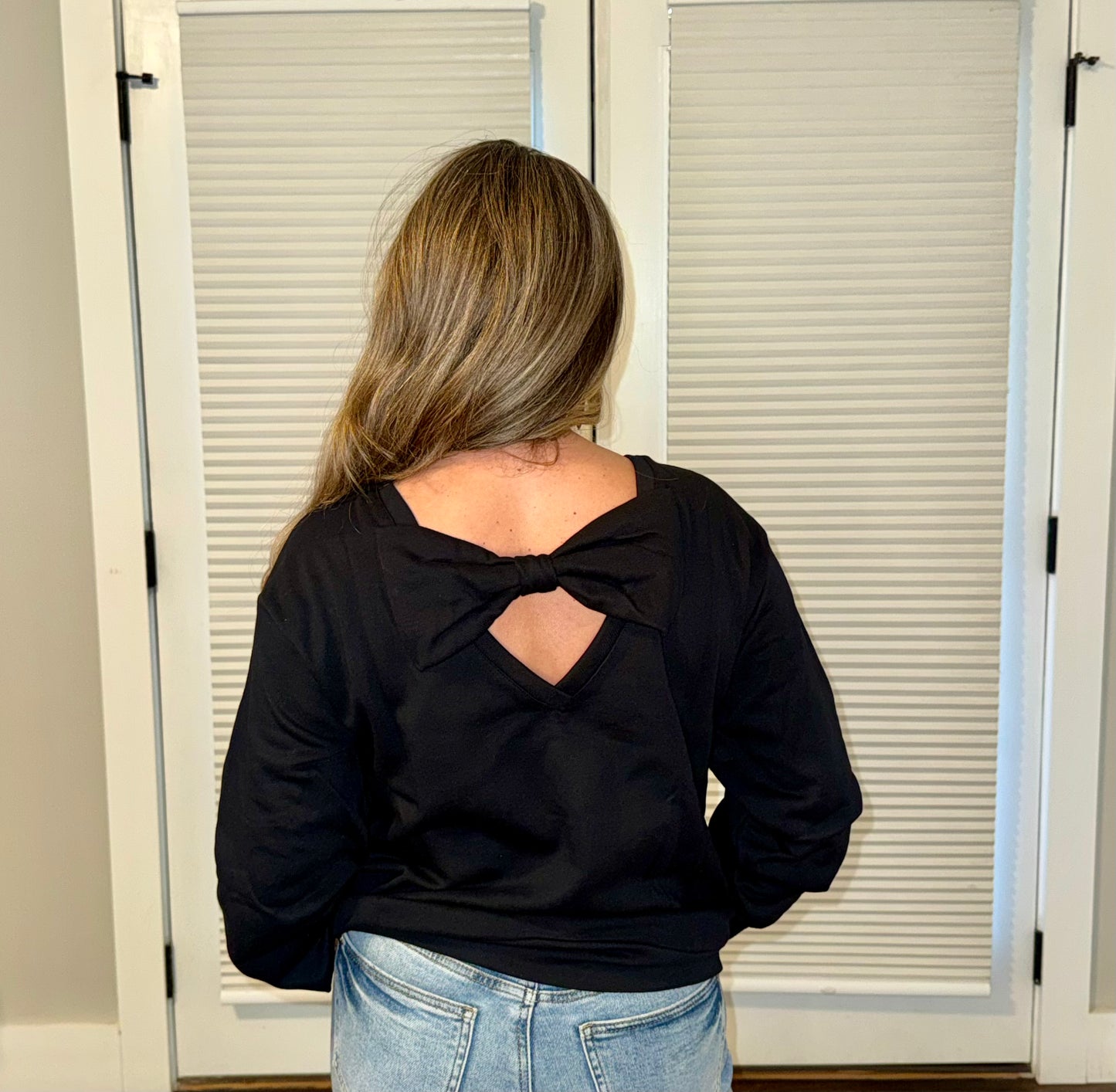 Black Bowknot Dewback Round Neck Sweatshirt
