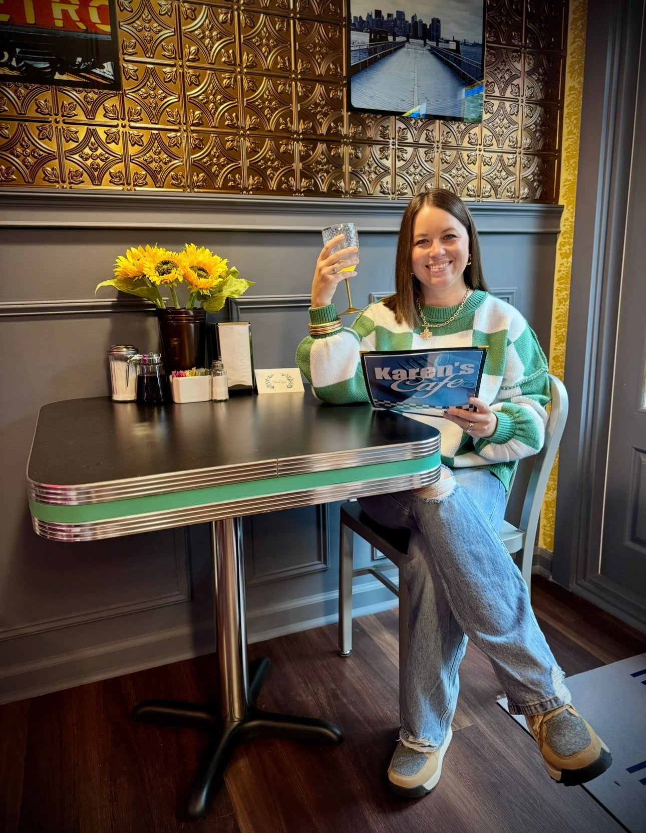 Judy Blue Mid Rise 90's Straight Rigid Magic Destroy - The Brandy